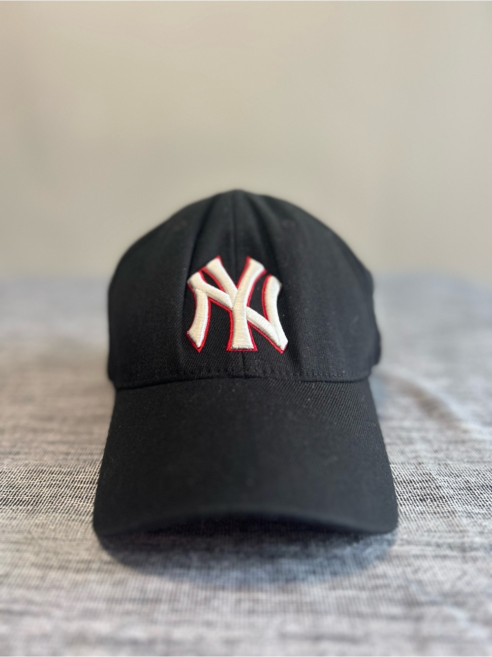 MLB New York Yankees Black Cap with White & Red Accent NY Logo